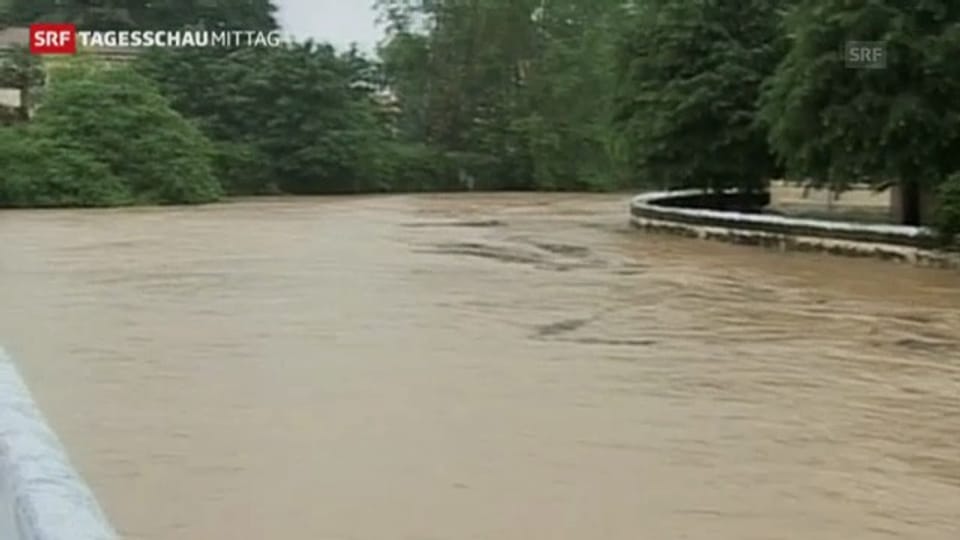 Überschwemmungen und Erdrutsche im Süden (17.5.2013).
