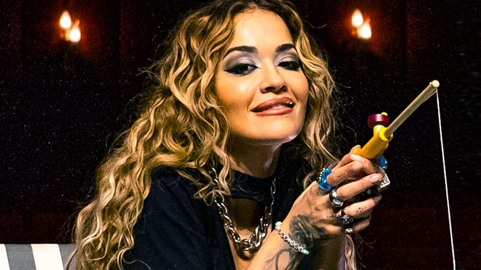 Stars in Town: Wir bringen Rita Ora «Fischers Fritz» bei | Festivalsommer 2023