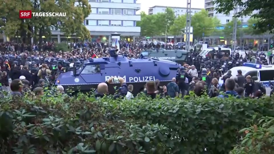 Polizei in Chemnitz: Prellbock für verfeindete Lager