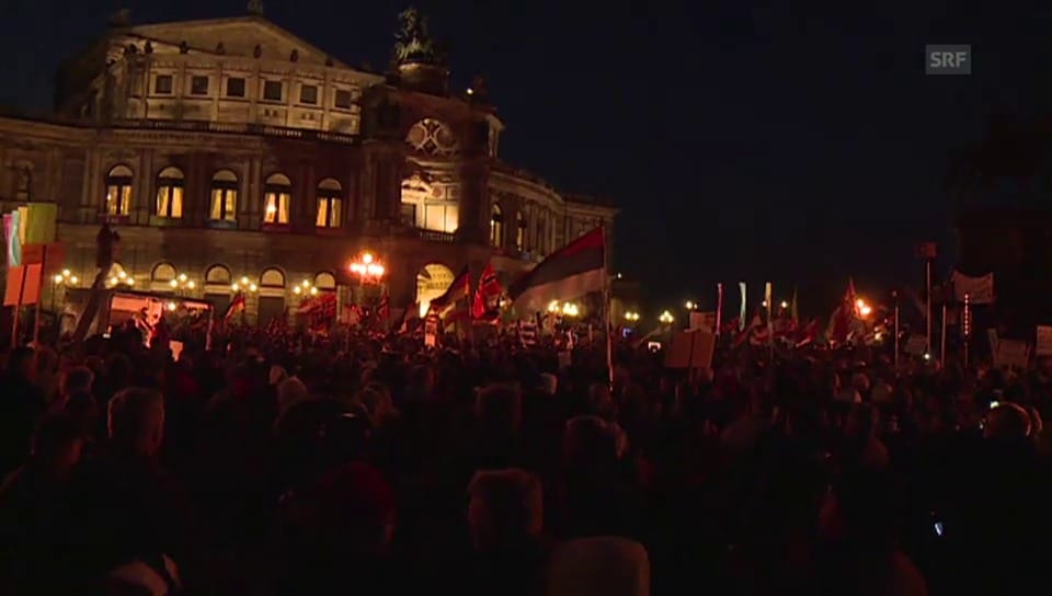 Pegida-Anhänger demonstrieren in Dresden (unkomm.)