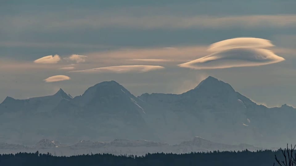 Erste Vorboten des Sturmes über den Berner Alpen, Thomas Schwarz, 6.02.22