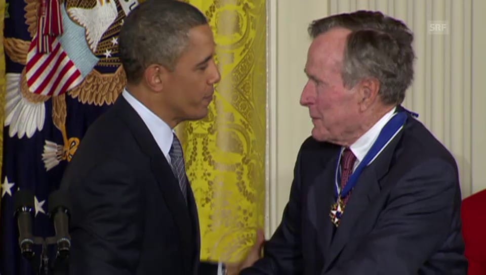 Obama verleiht Bush Senior die Freiheitsmedaille 
