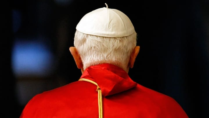 Adieu Papst und der stinkende Molok an der Bahnhofstrasse