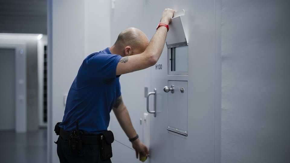 Gefängnis Zürich West braucht über 100 zusätzliche Mitarbeiter