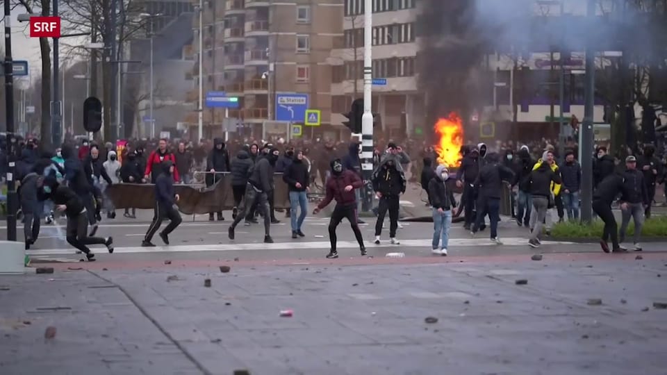 Aus dem Archiv: Gewaltsame Proteste gegen Corona-Massnahmen in den Niederlanden