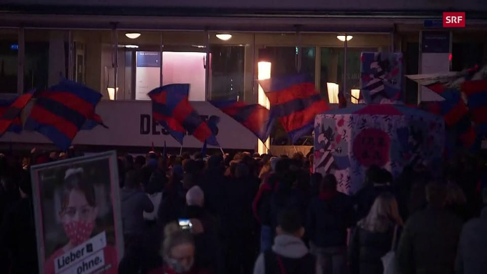 FCB-Fans demonstrieren auf dem «Barfi»