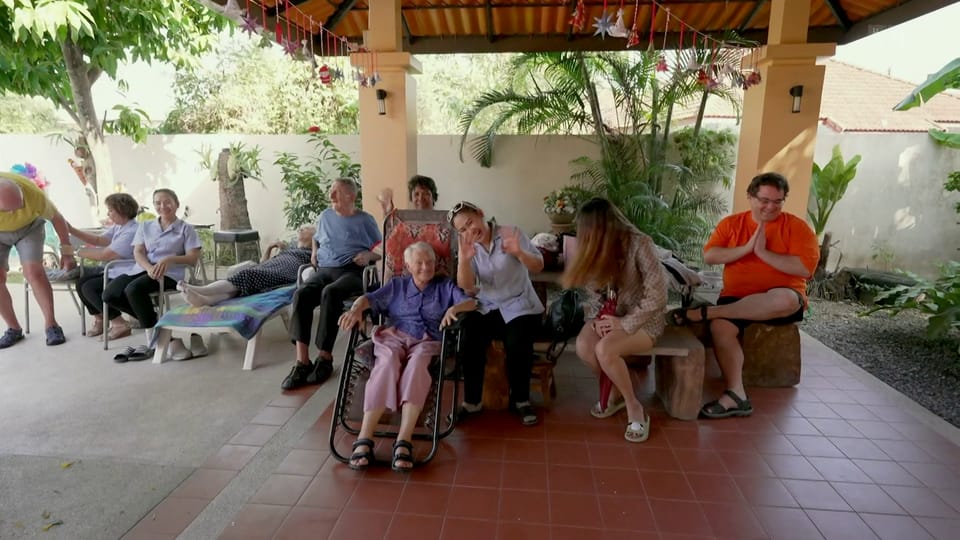 SRF zu Besuch in Martin Woodtlis Pflegeheim in Chiang Mai