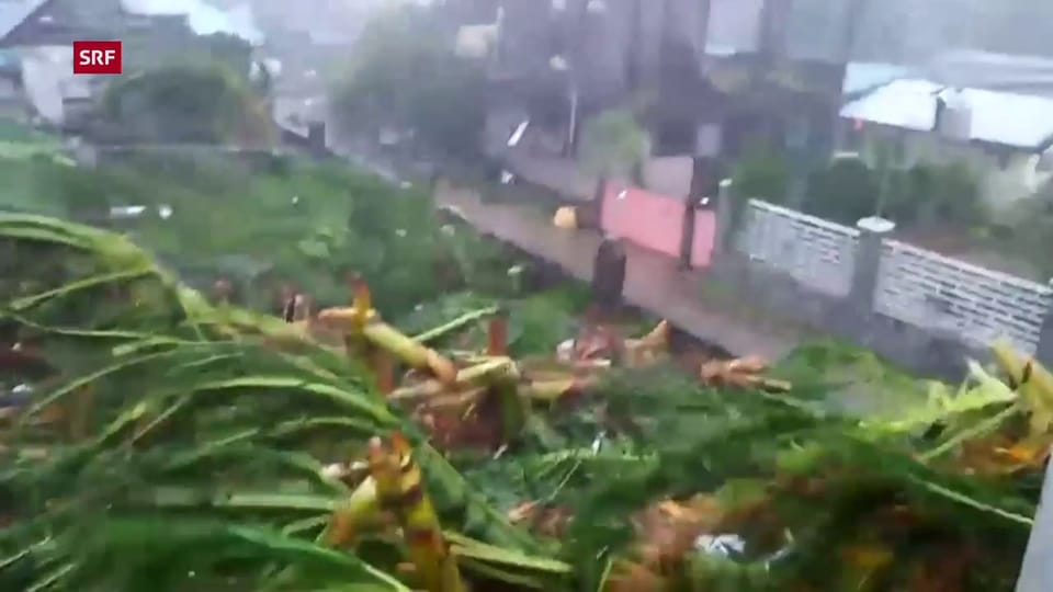 Taifun Phanfone porta vents e plievgia en la provinza Iloilo