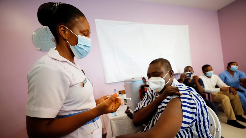 Reaktionen aus Afrika zur Aufhebung des Patentschutzes bei Corona-Impfstoffen