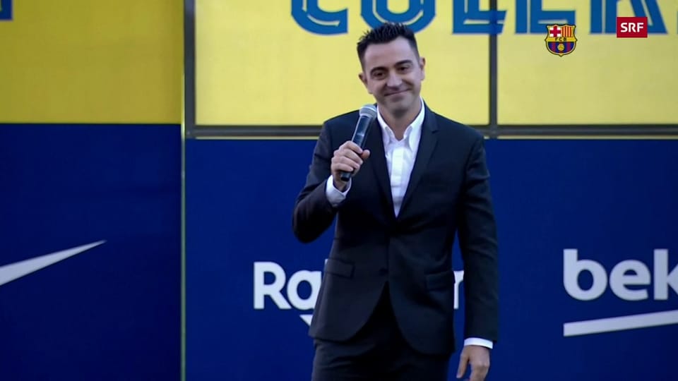 Fans feiern Xavi bei der Präsentation als Barça-Trainer