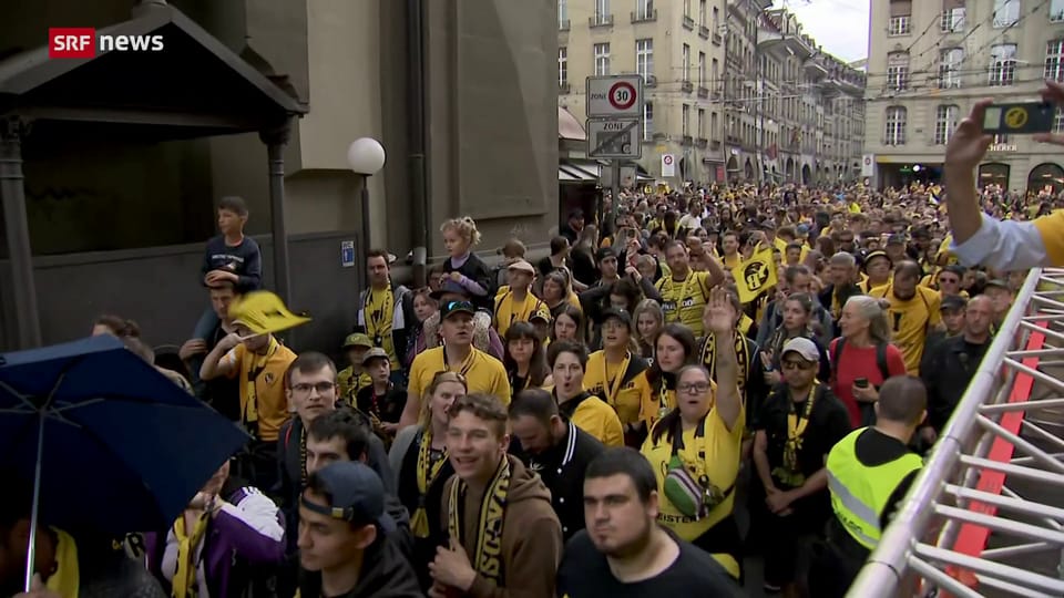 Fans feiern den YB-Meistertitel in Bern