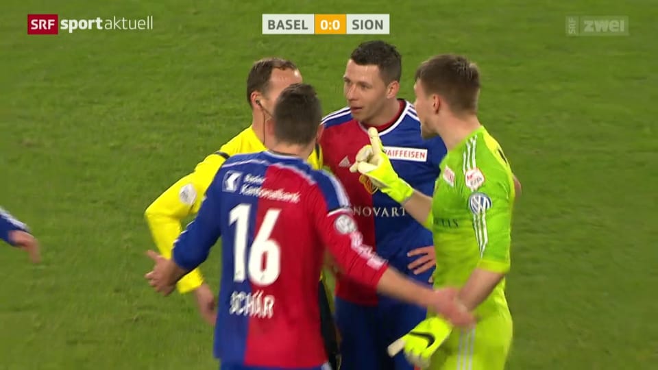 Die umstrittene Penaltyszene bei Basel - Sion