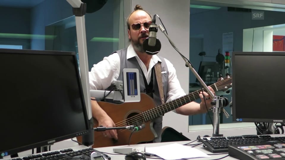 Bruno Dietrich live im Radiostudio