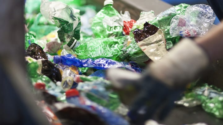 Bunura: Raschuns cunter il reciclar plastic