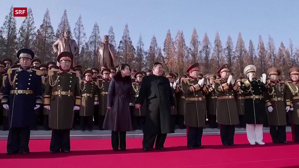 Kim Jong-un nimmt seine Tochter mit an eine Militärparade