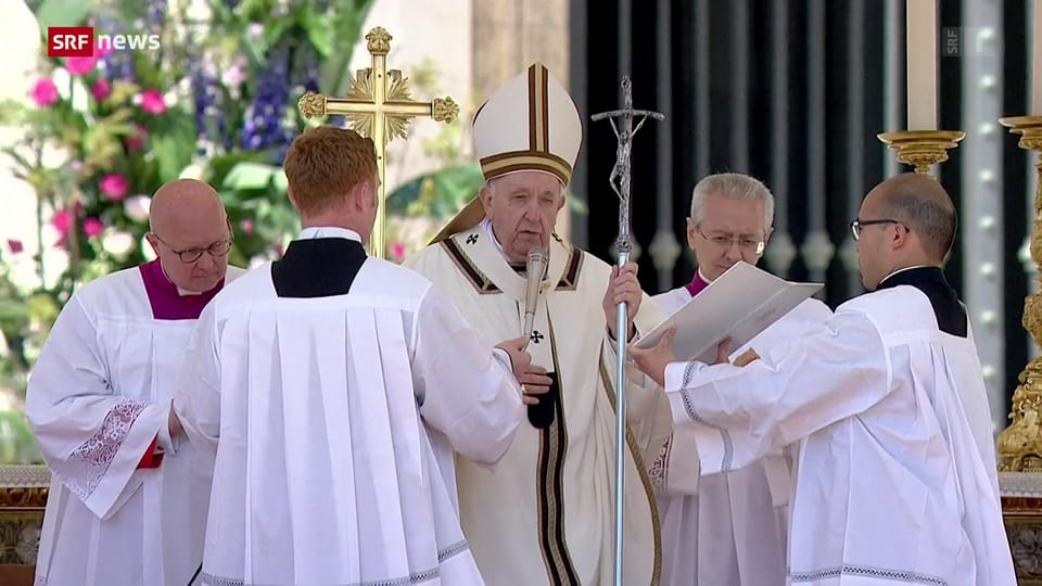Zur Sonntagsmesse spricht Papst Franziskus den Segen «Urbi et Orbi»