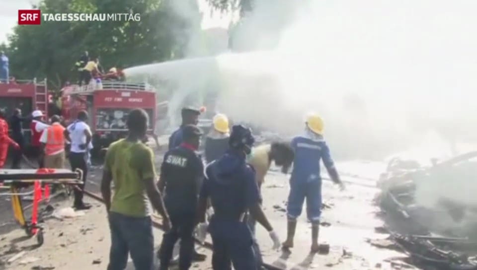 Tote bei Anschlag in Abujas Einkaufsviertel