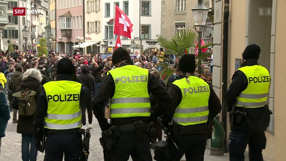 Massnahmen-Gegner demonstrieren in Schaffhausen