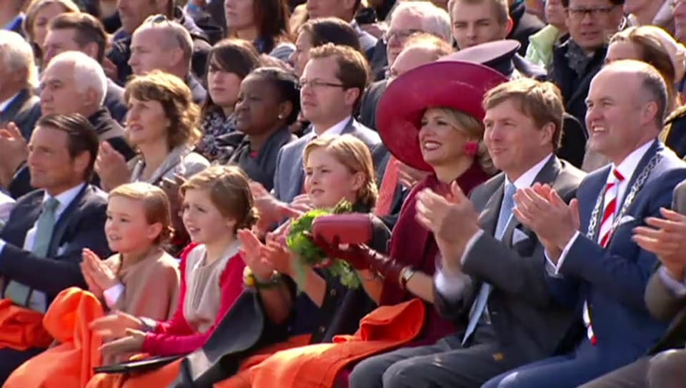 Die offizielle Geburisause für Willem-Alexander (unkomm. Video)
