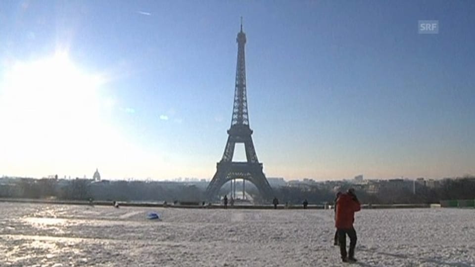 Schnee legt Paris lahm (unkommentiert)