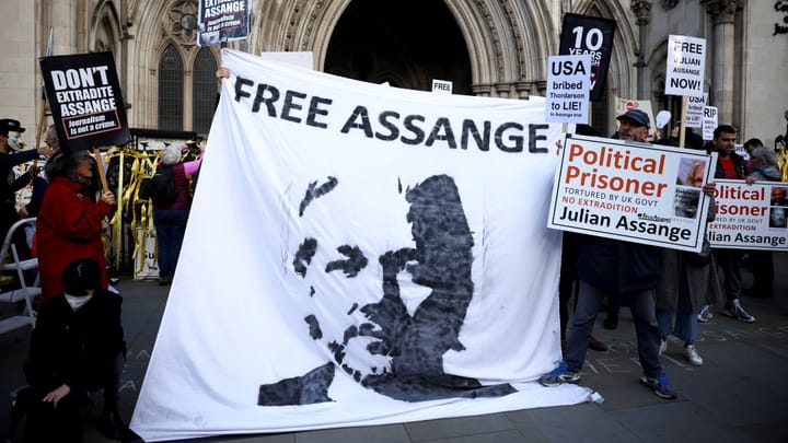 Julian Assange wird PEN-Ehrenmitglied