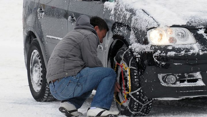 So bereiten Sie Ihr Auto auf eine Fahrt im Schnee vor