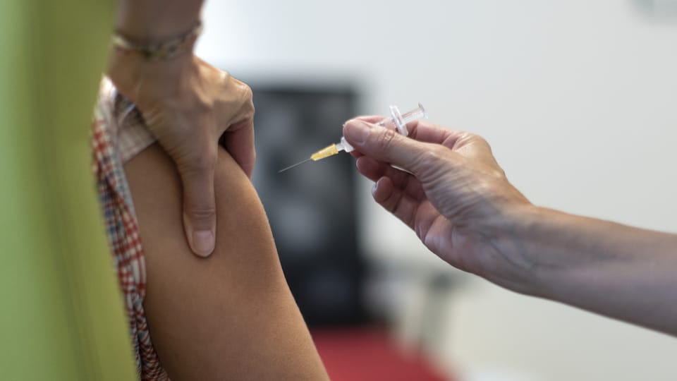 Schweiz bestellt weitere Impfstoffdosen