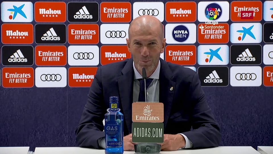 Zidane nach dem Spiel (span. STNV)