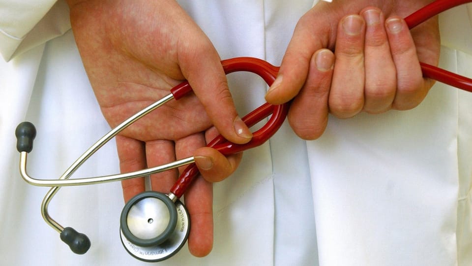Gerüchte um «exorbitante» Arztlöhne zerstreuen