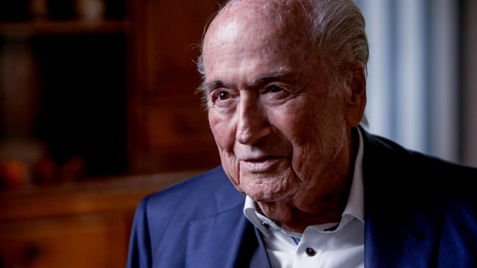 Sepp Blatter: «Es ist bedenklich, dass man so etwas macht.» Sepp Blatter: «Es ist bedenklich, dass man so etwas macht.»