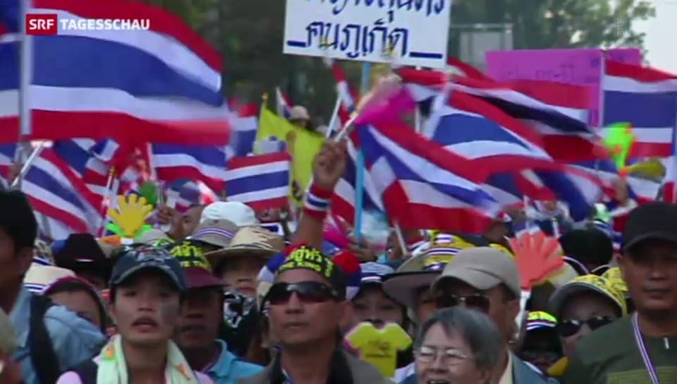 Zehntausende fordern Rücktritt von Thailands Regierung