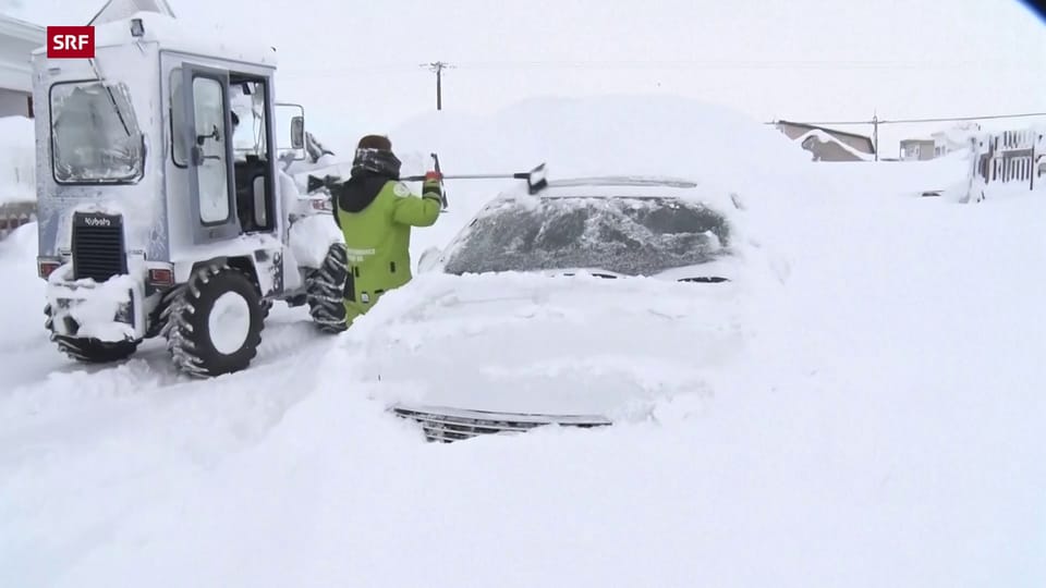 Tote und Verkehrschaos durch Wintereinbruch in Japan