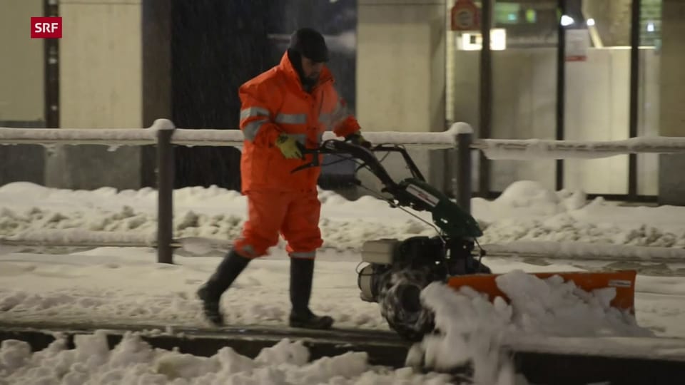 In Zürich starten die Schnee-Räumarbeiten