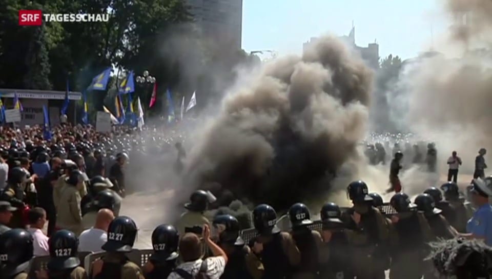 Sprengsätze explodieren in Kiew