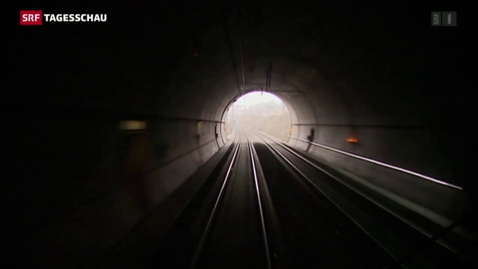 SBB plant Tunnel quer durch das Reusstal