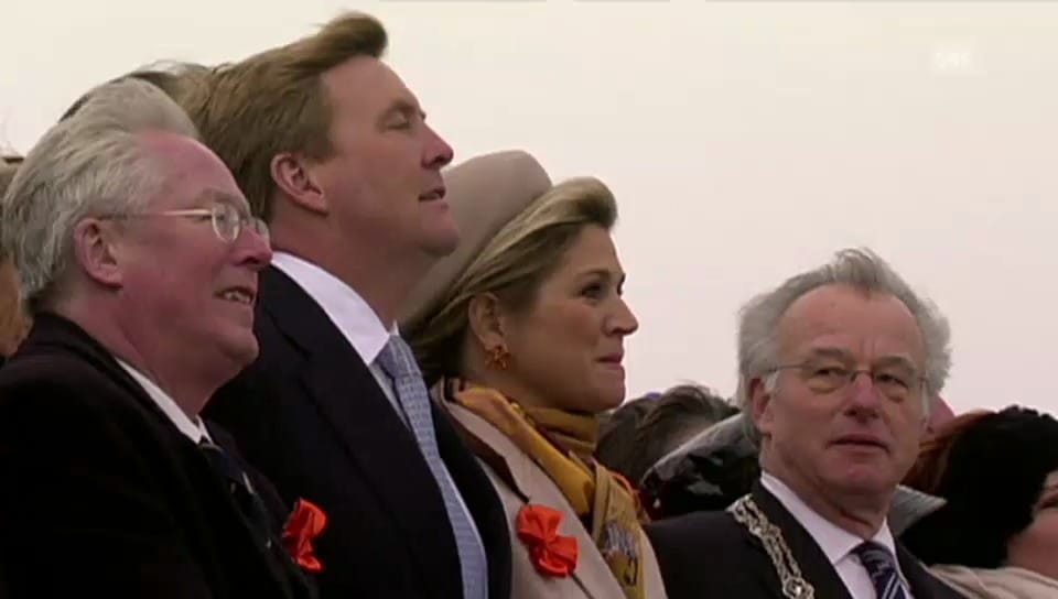 König Willem-Alexander und Königin Máxima beim historischen Spektakel