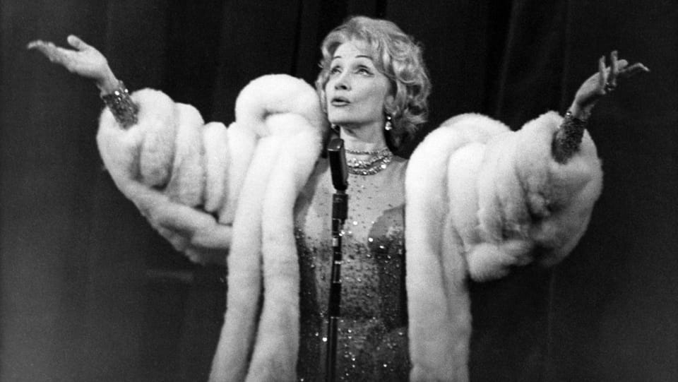 «Ich hab noch einen Koffer in Berlin» von Marlene Dietrich im «Schlagermosaik»