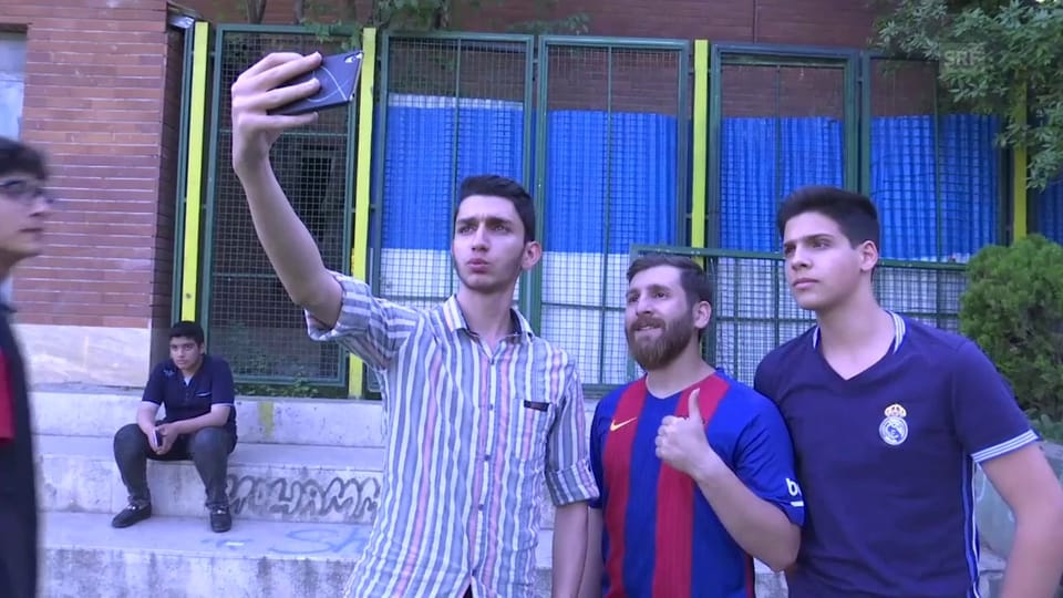 Verblüffende Ähnlichkeit: Messi-Doppelgänger im Iran (SNTV)