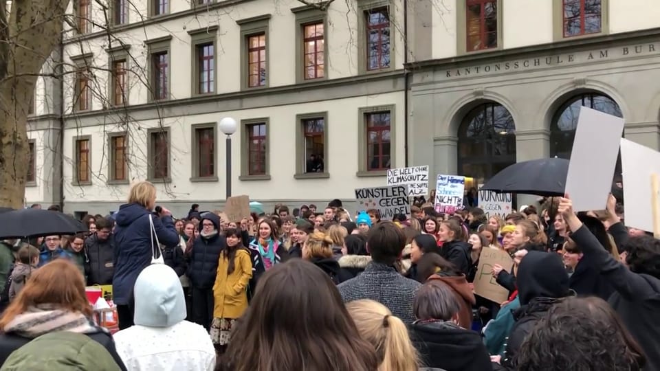 Schüler in St. Gallen demonstrieren für das Klima