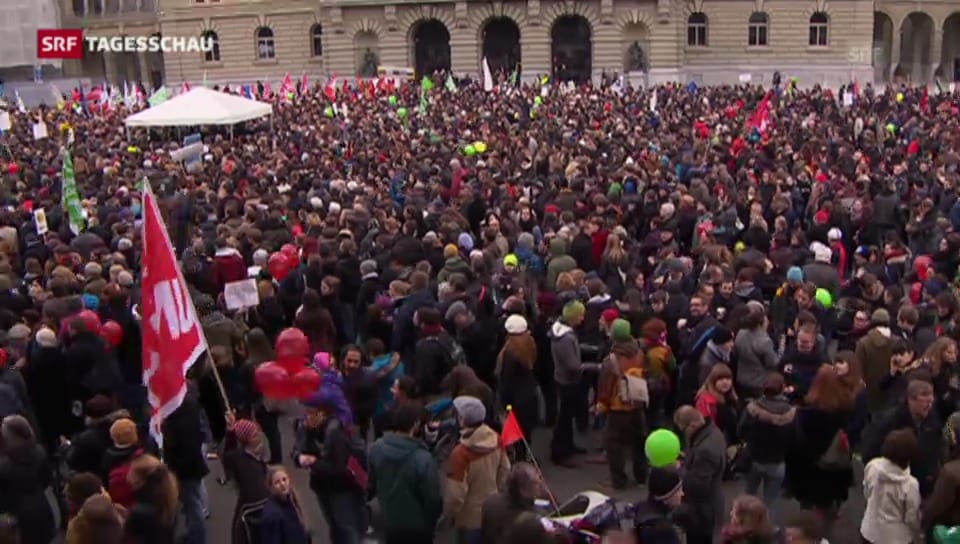 Gegen 10'000 Menschen demonstrierten für eine offene Schweiz