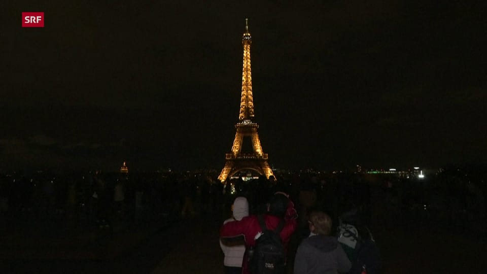 Lichter aus beim Pariser Eiffelturm