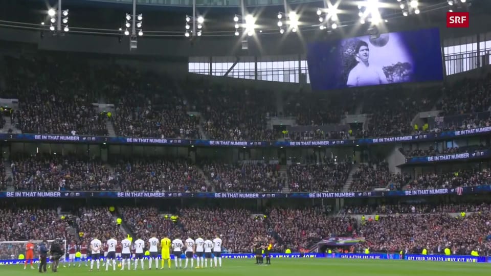 Auch bei Tottenham und Nottingham gedenkt man Pelés