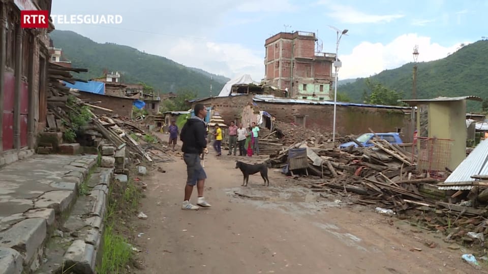 Co vivan ils Nepalais ussa, var 100 dis suenter ils terratrembels