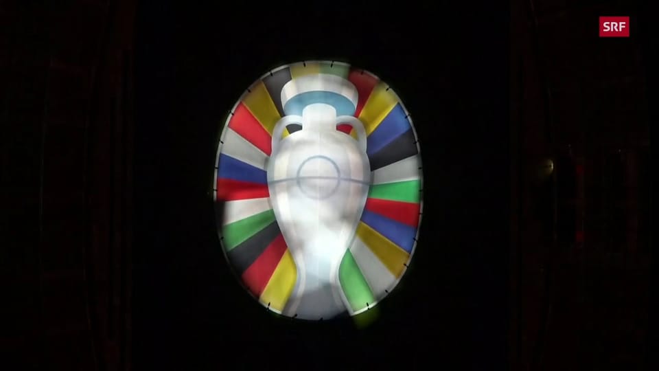 Lichtshow zur Logo-Präsentation für die EURO 2024
