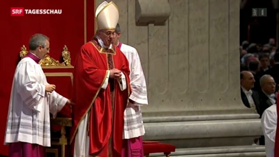Papst Franziskus feiert erste Karfreitagsliturgie