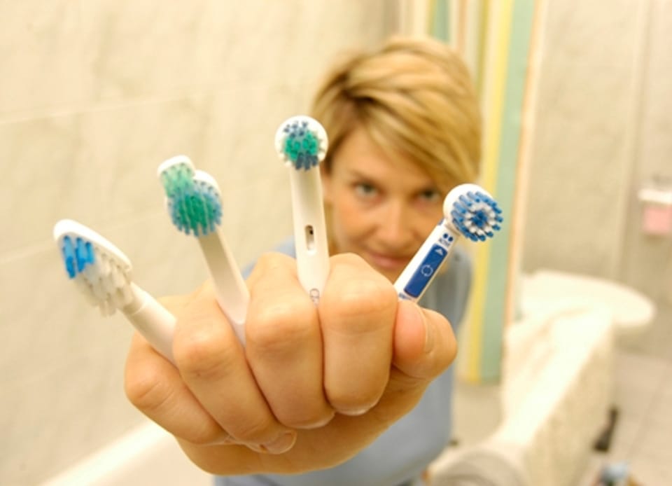 Elektrische Zahnbürsten im Test: Viele gut, aber teuer