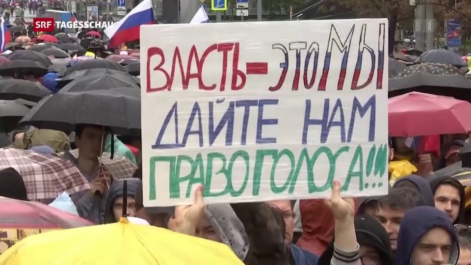  Zehntausende Menschen demonstrieren in Moskau
