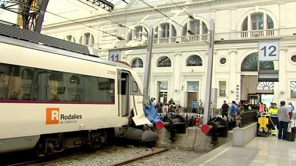 S-Bahn-Unfall in Barcelona (unkommentiert)