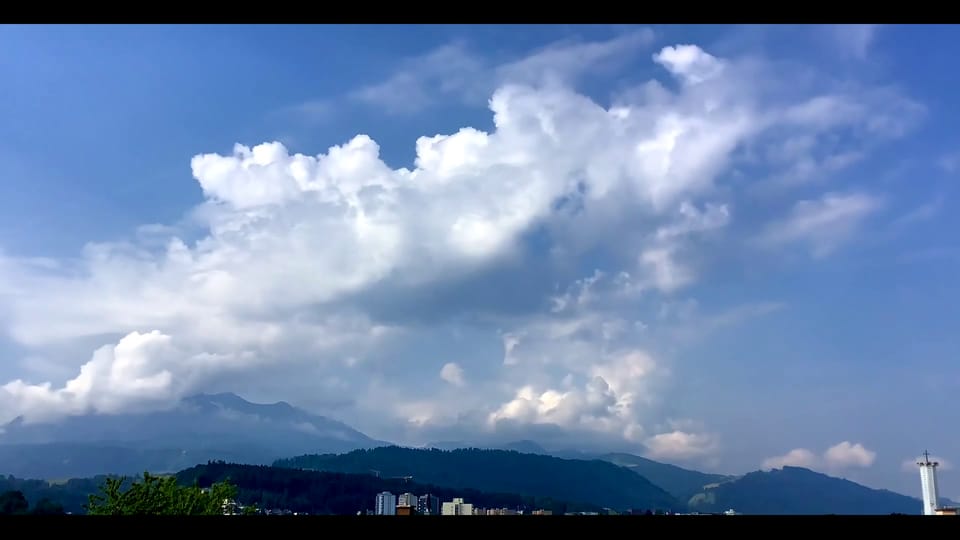 Quellwolken über dem Pilatus. #SRFMeteoVideo Irène Lustenberger.