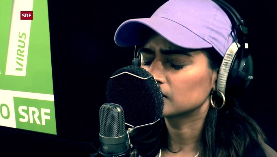 Priya Ragu «Leaf High/Forgot About» Medley - live bei SRF Virus